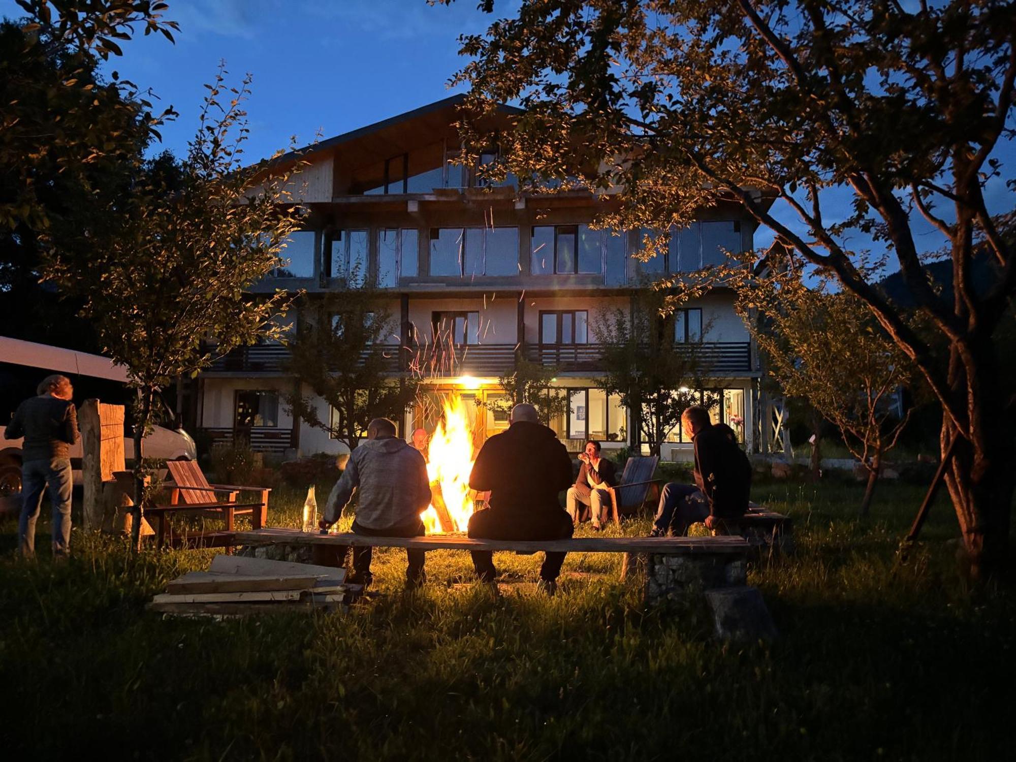 Beko'S Garden Inn Mestia Eksteriør bilde